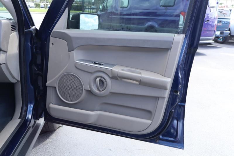 Jeep Commander 2WD 2006