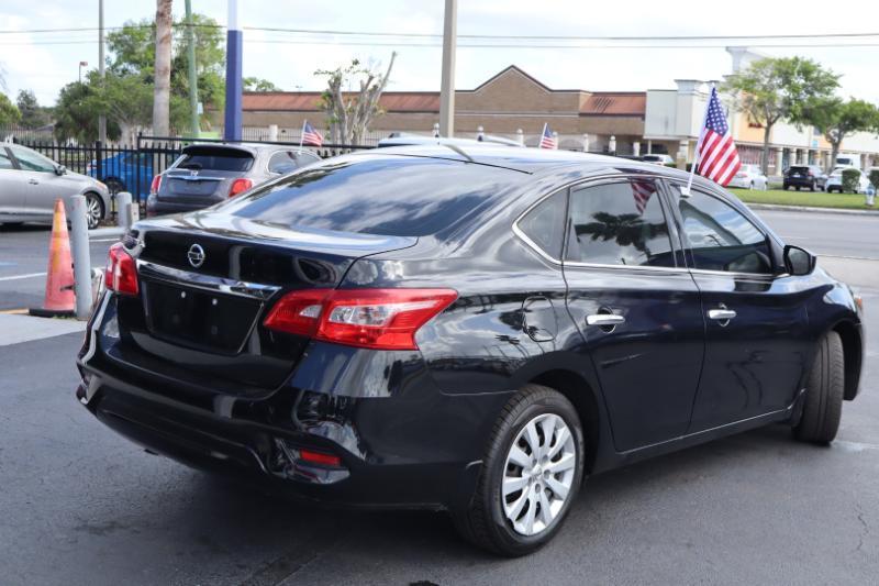 Nissan Sentra S CVT 2019