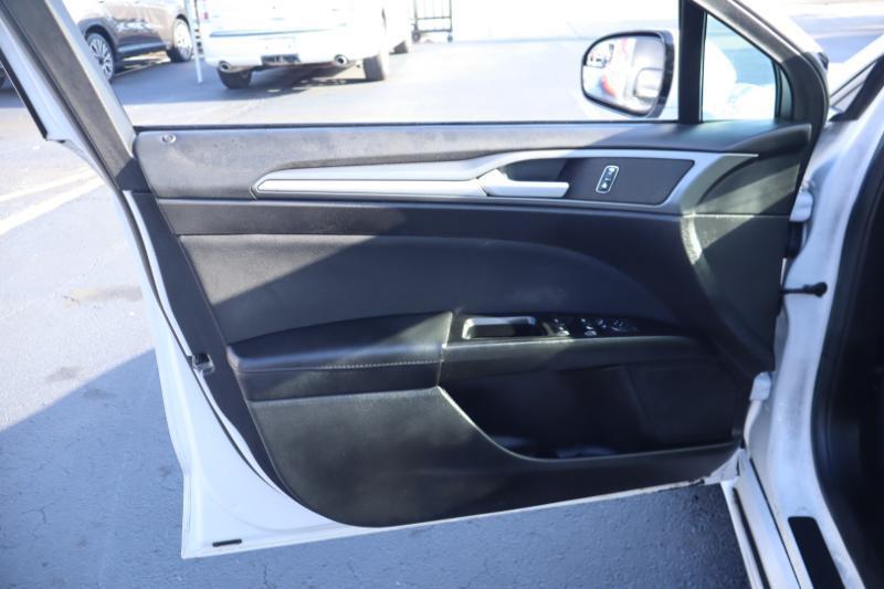 Ford Fusion S 4D Sedan 2016