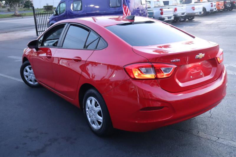 Chevrolet Cruze LS Auto 2019