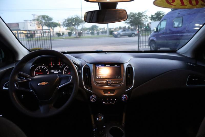 Chevrolet Cruze LS Auto 2019