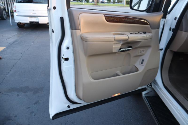 Nissan Armada SL 4WD 2012