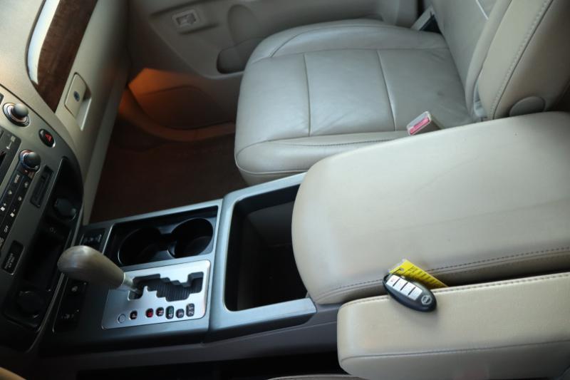 Nissan Armada SL 4WD 2012