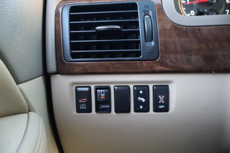 Nissan Armada SL 4WD 2012