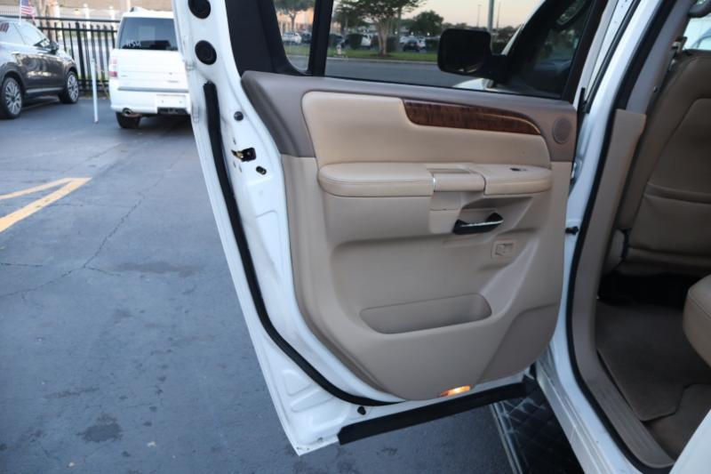 Nissan Armada SL 4WD 2012