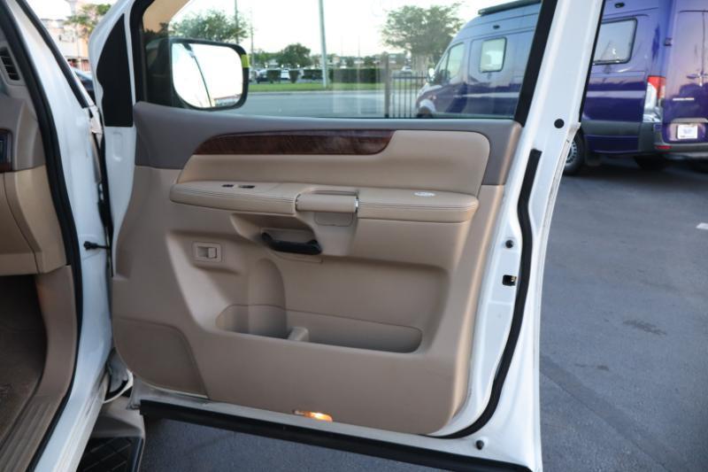 Nissan Armada SL 4WD 2012