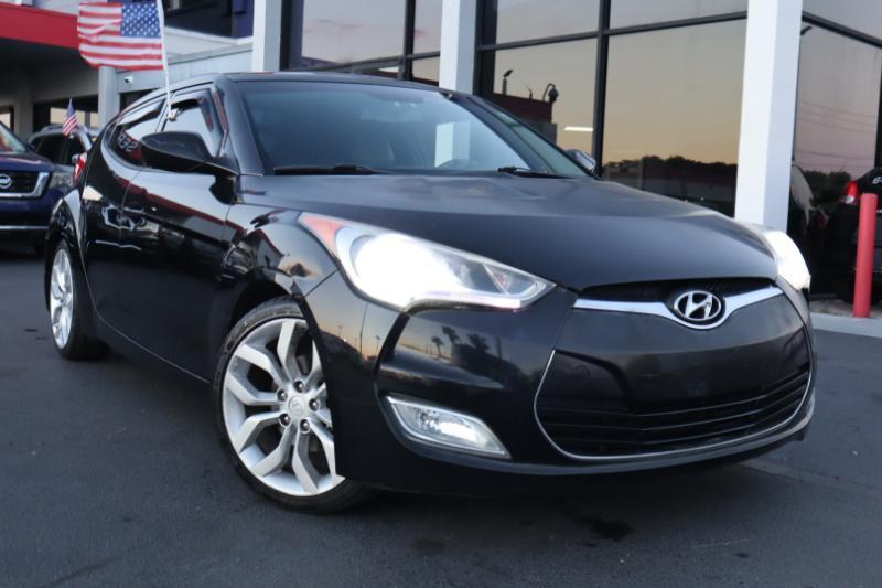 Hyundai Veloster Base 2013