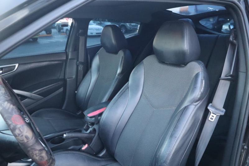 Hyundai Veloster Base 2013