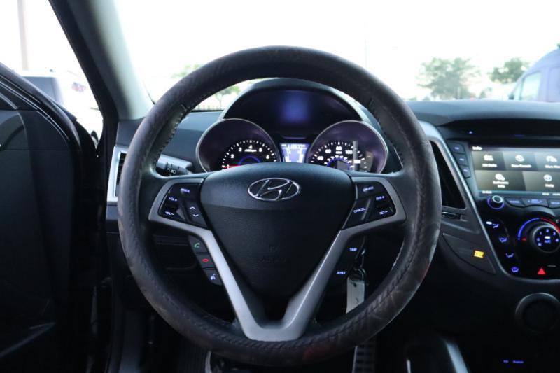Hyundai Veloster Base 2013