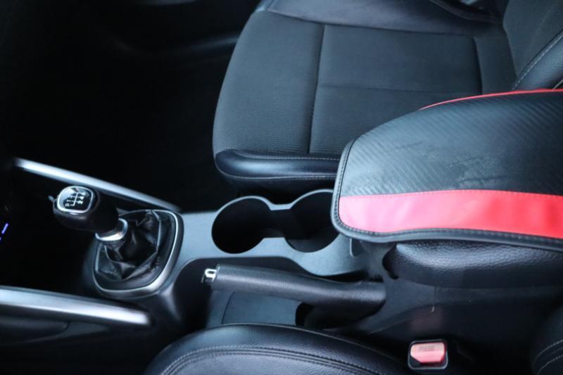 Hyundai Veloster Base 2013