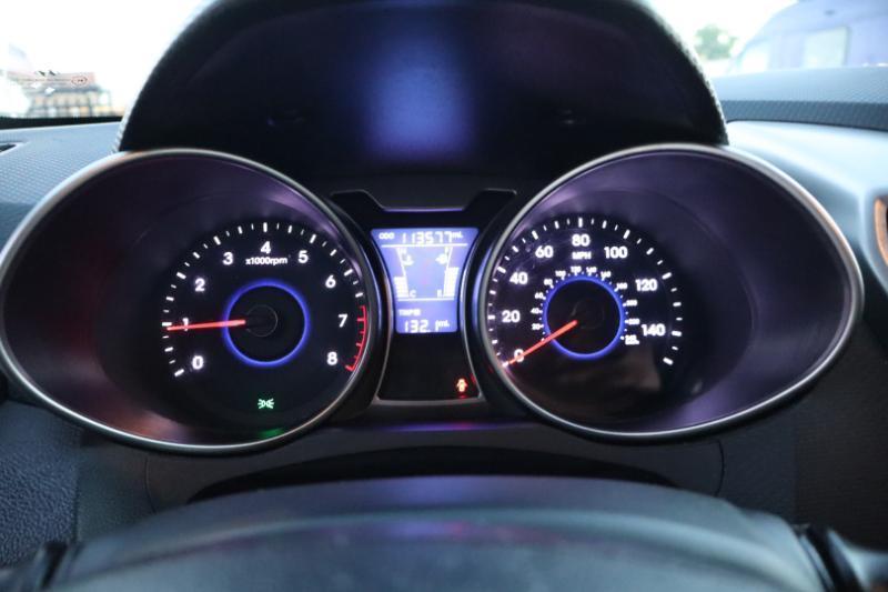 Hyundai Veloster Base 2013