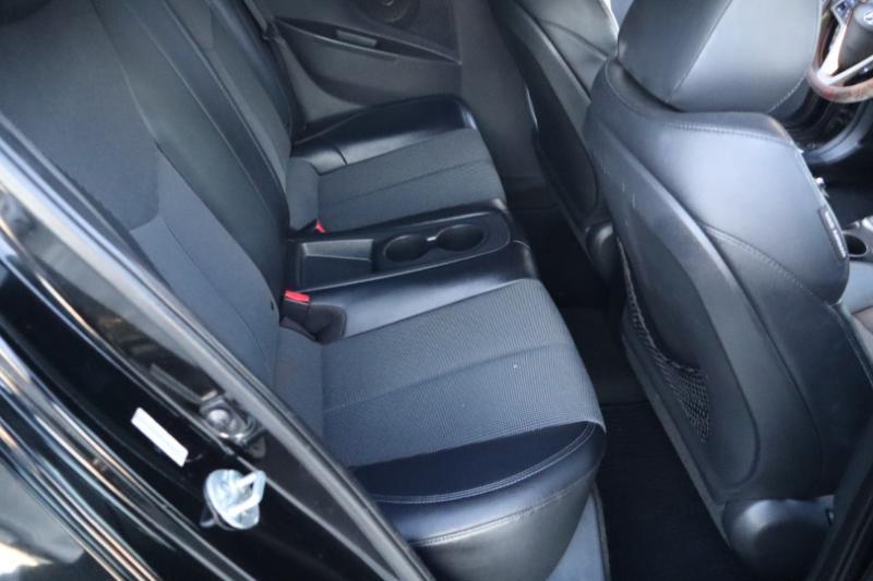 Hyundai Veloster Base 2013