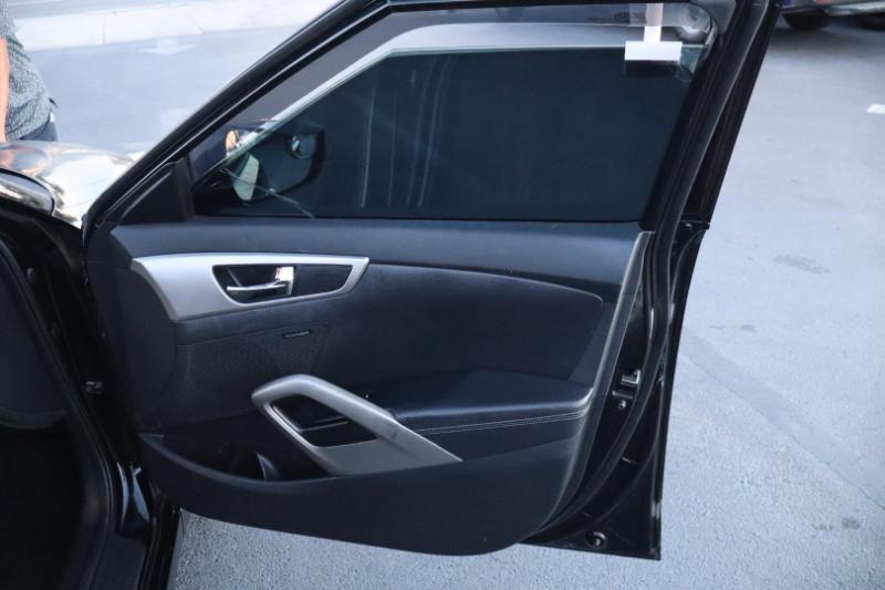 Hyundai Veloster Base 2013