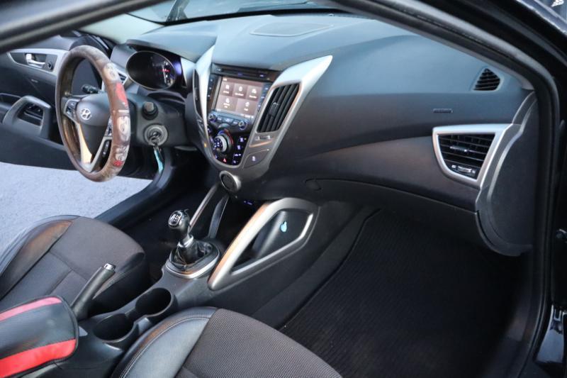 Hyundai Veloster Base 2013