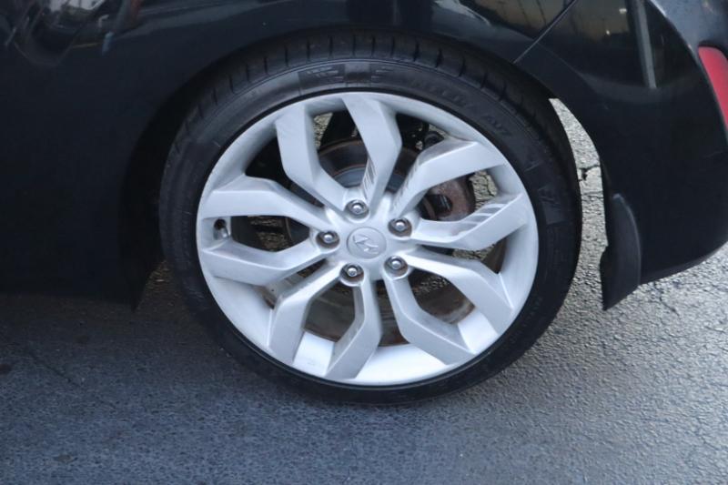 Hyundai Veloster Base 2013