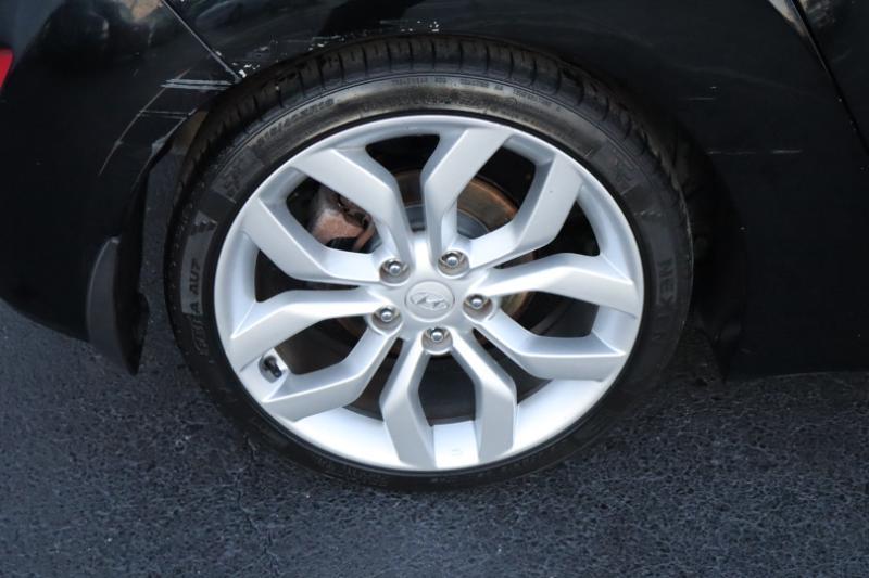 Hyundai Veloster Base 2013