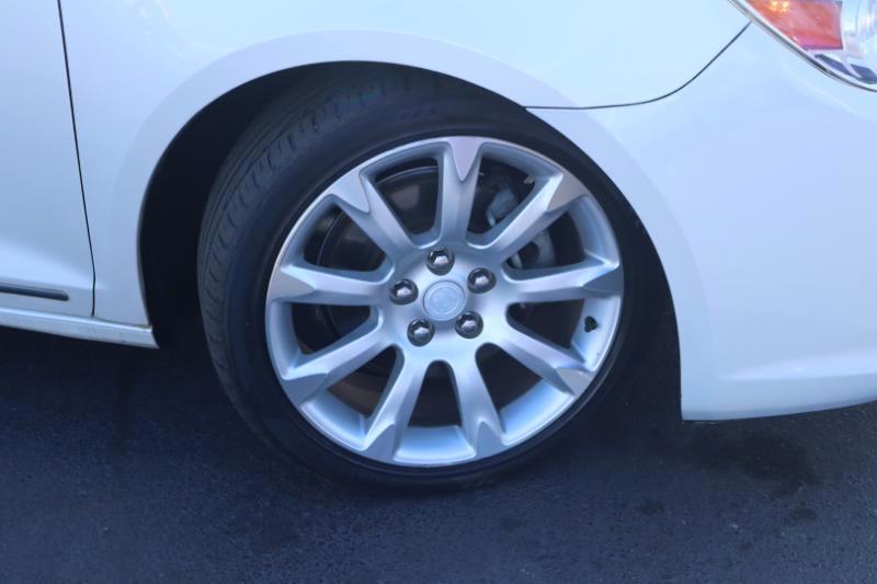 Buick LaCrosse CXS 2011