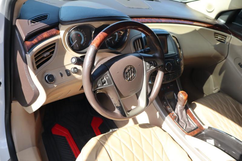 Buick LaCrosse CXS 2011