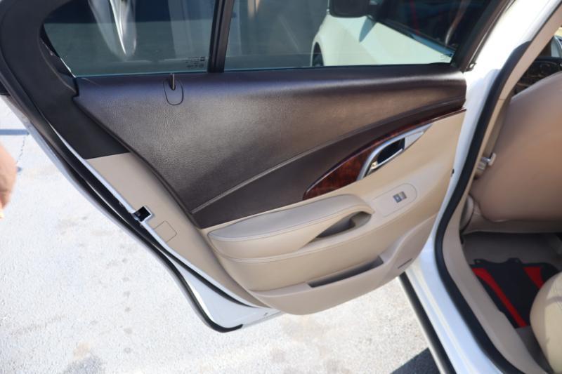 Buick LaCrosse CXS 2011