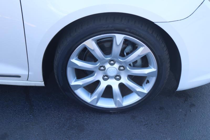 Buick LaCrosse CXS 2011