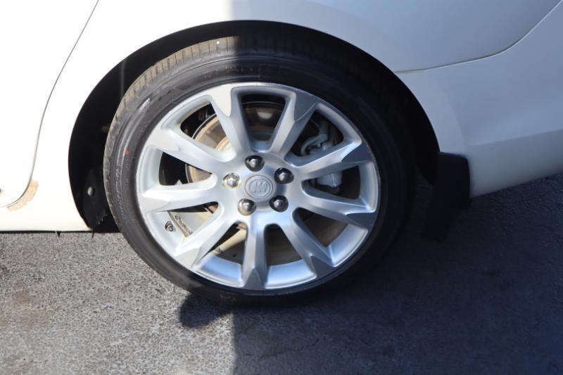 Buick LaCrosse CXS 2011