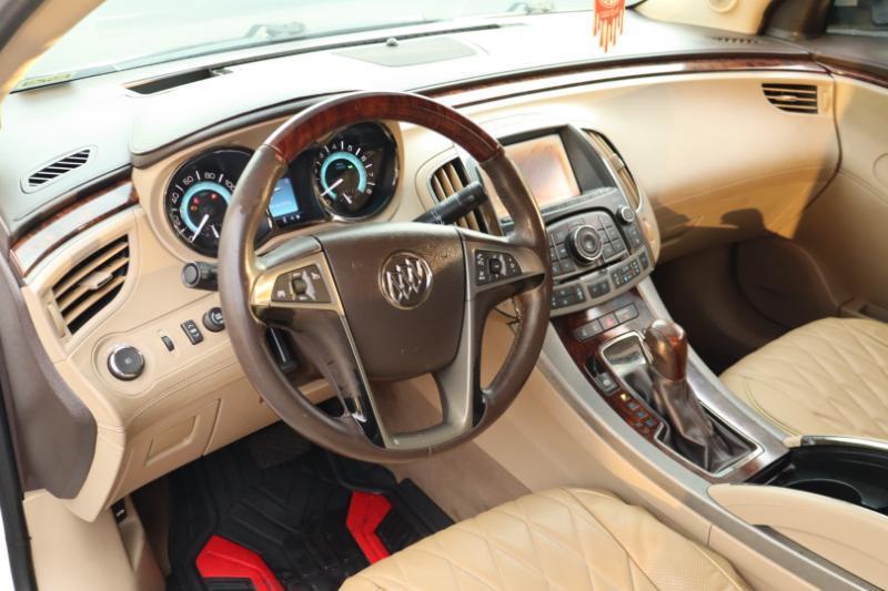Buick LaCrosse CXS 2011