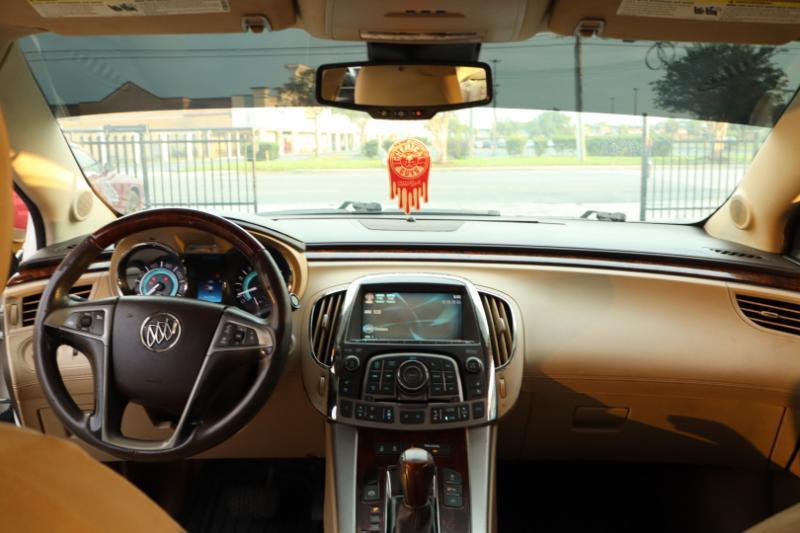 Buick LaCrosse CXS 2011