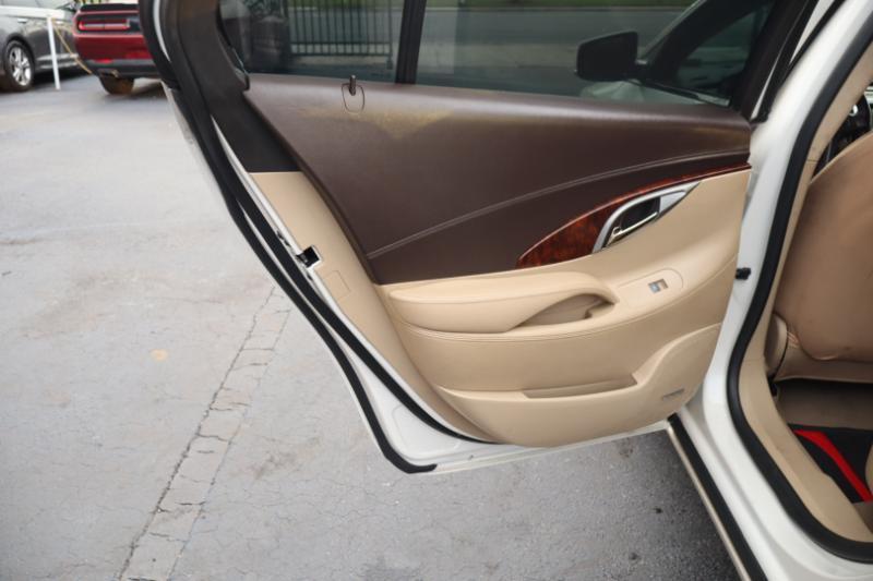 Buick LaCrosse CXS 2011