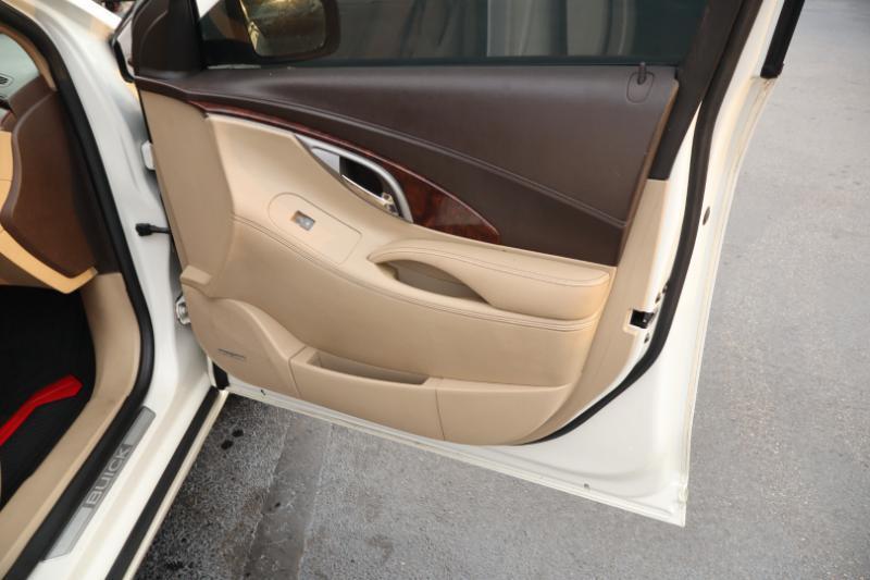 Buick LaCrosse CXS 2011