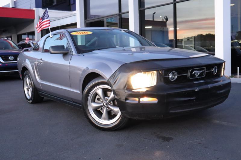 Ford Mustang V6 Standard Coupe 2006