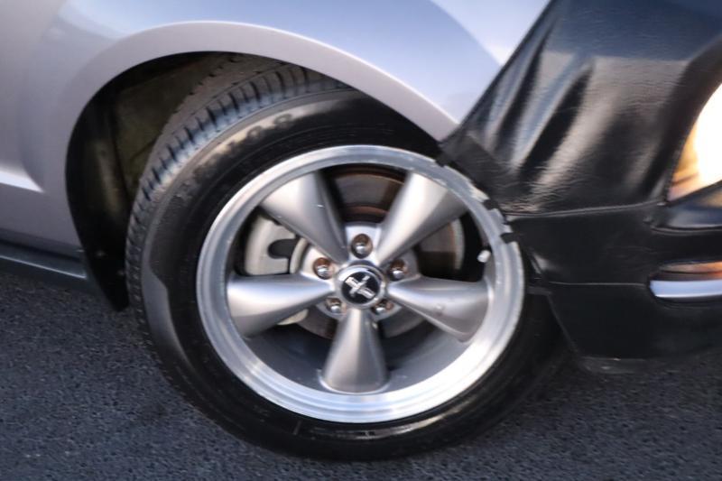 Ford Mustang V6 Standard Coupe 2006