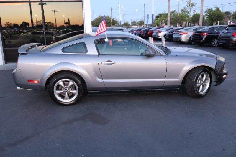 Ford Mustang V6 Standard Coupe 2006