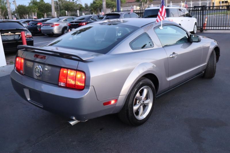 Ford Mustang V6 Standard Coupe 2006