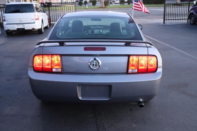 Ford Mustang V6 Standard Coupe 2006