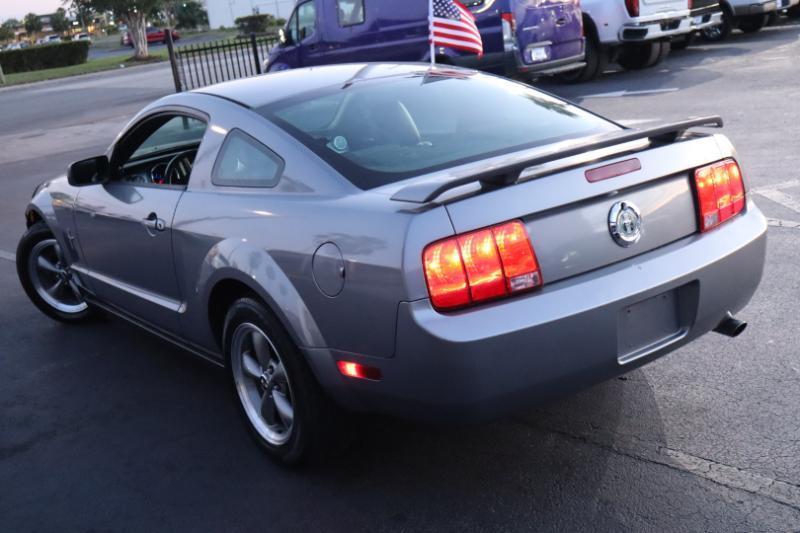 Ford Mustang V6 Standard Coupe 2006