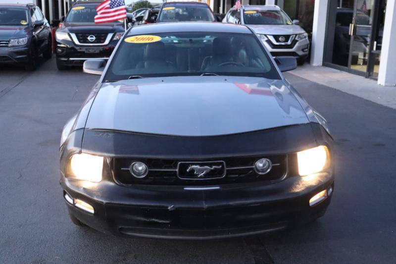 Ford Mustang V6 Standard Coupe 2006