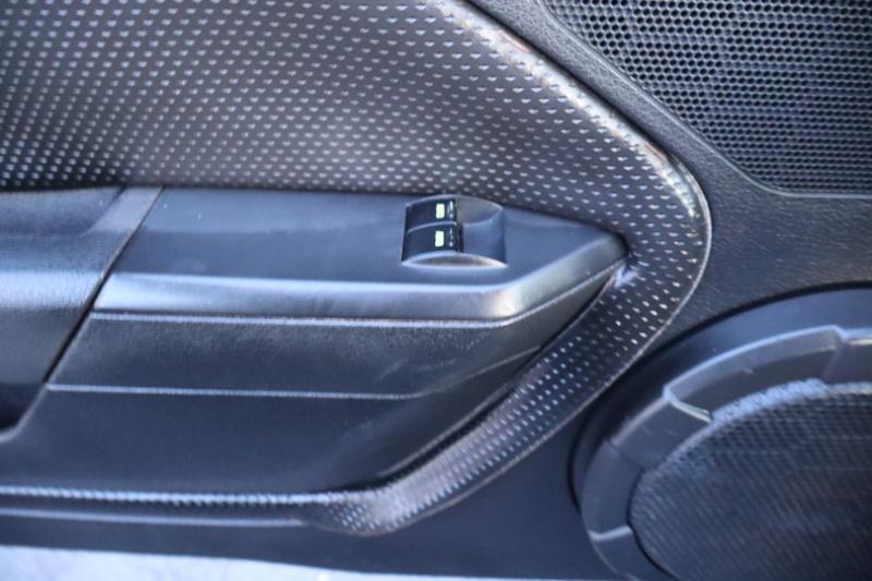 Ford Mustang V6 Standard Coupe 2006