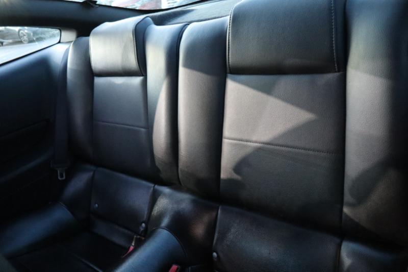 Ford Mustang V6 Standard Coupe 2006