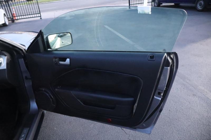 Ford Mustang V6 Standard Coupe 2006