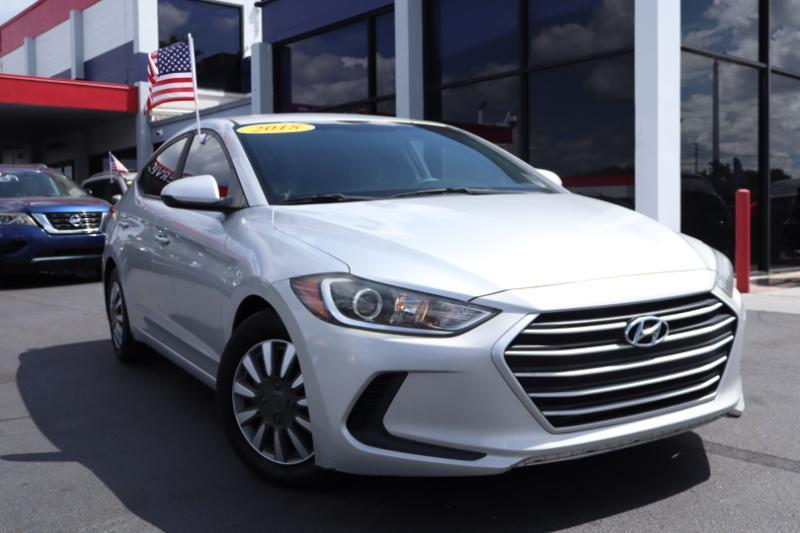 Hyundai Elantra SE 6AT 2018