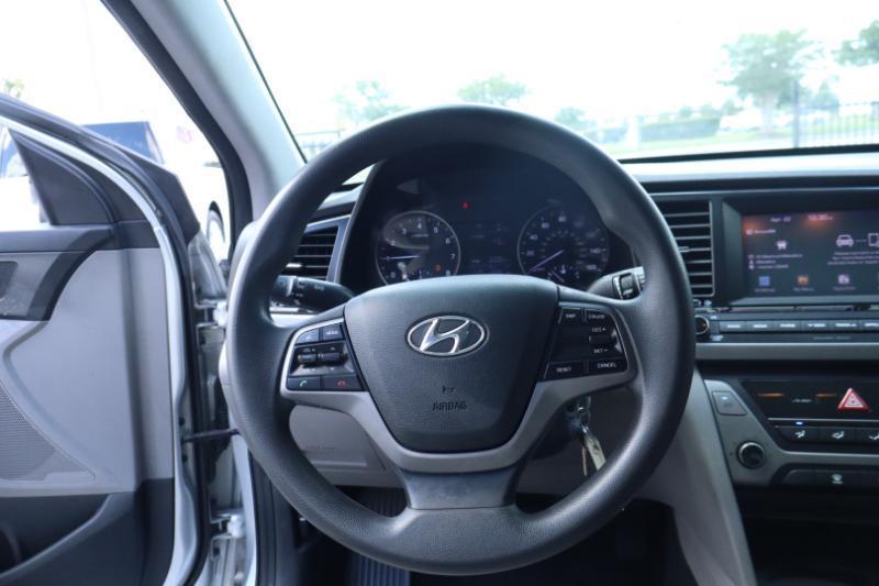 Hyundai Elantra SE 6AT 2018