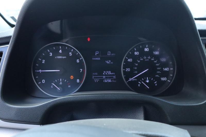 Hyundai Elantra SE 6AT 2018