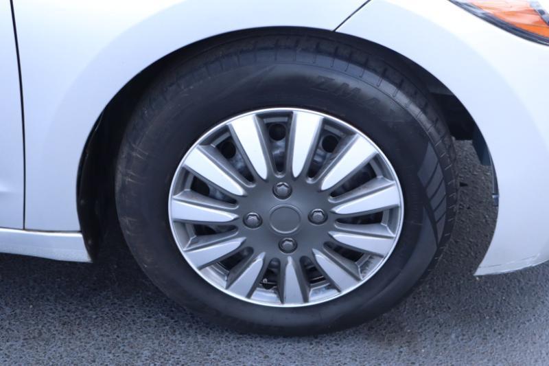 Hyundai Elantra SE 6AT 2018