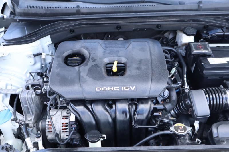 Hyundai Elantra SE 6AT 2018