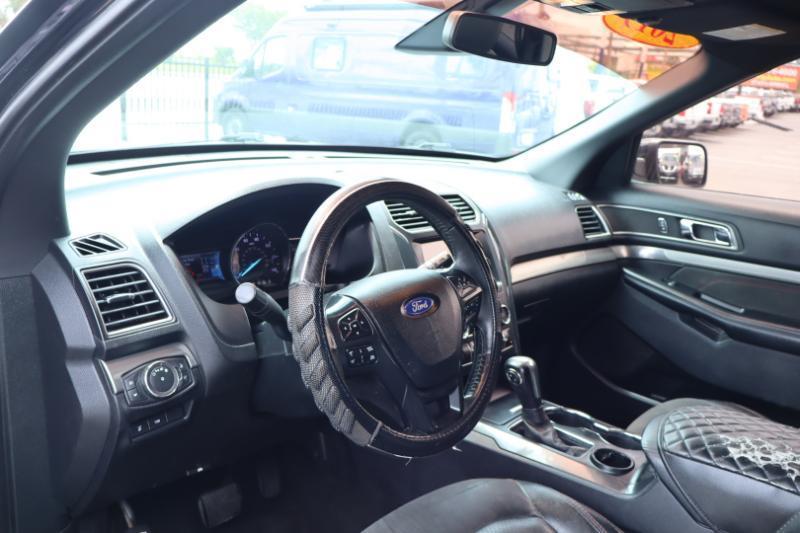 Ford Explorer XLT FWD 2019