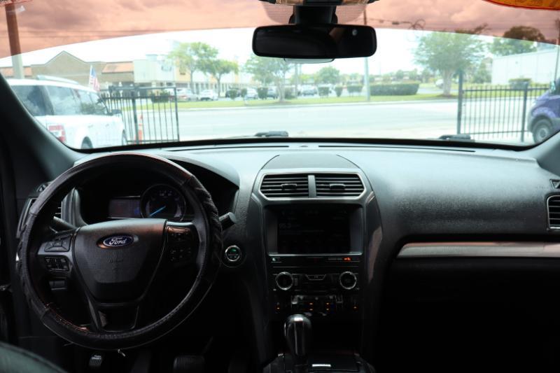 Ford Explorer XLT FWD 2019