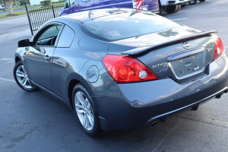 Nissan Altima 2.5 S CVT Coupe 2013