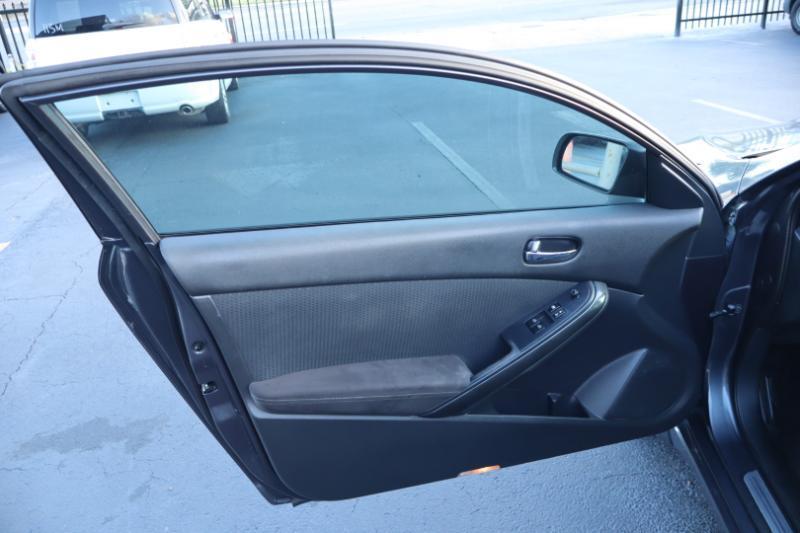 Nissan Altima 2.5 S CVT Coupe 2013