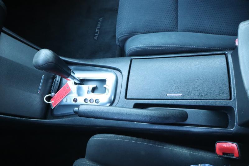 Nissan Altima 2.5 S CVT Coupe 2013