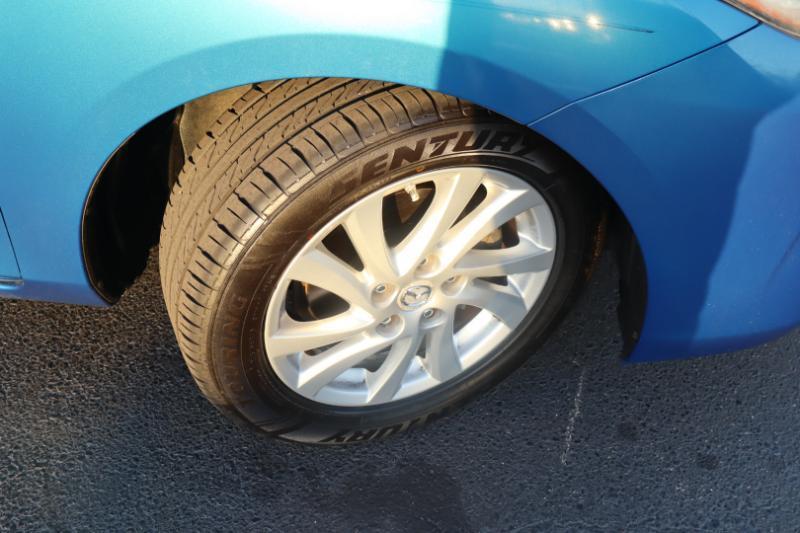 Mazda MAZDA3 i Touring 4-door 2012